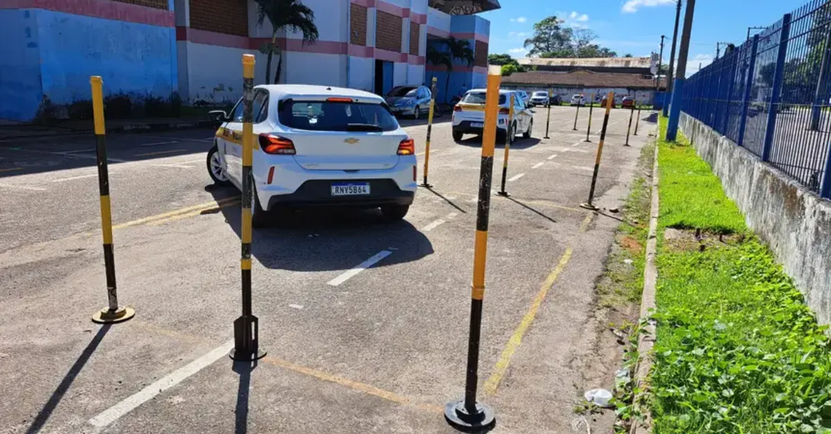 Candidatos à primeira CNH passam a ser avaliados principalmente pelo comportamento no trânsito e respeito às normas de segurança, após a retirada da baliza do exame prático do Detran no Pará.