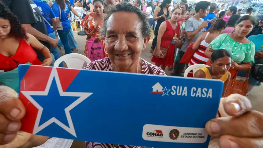 Cerca de 75% de todos os cheques entregues para construção, reforma e ampliação de moradias foram destinados a mulheres mantenedoras do lar