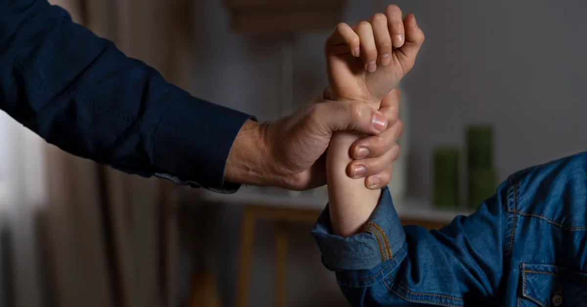 Denúncia feita pela vítima levou à abordagem do suspeito; caso segue sob investigação da Polícia Civil