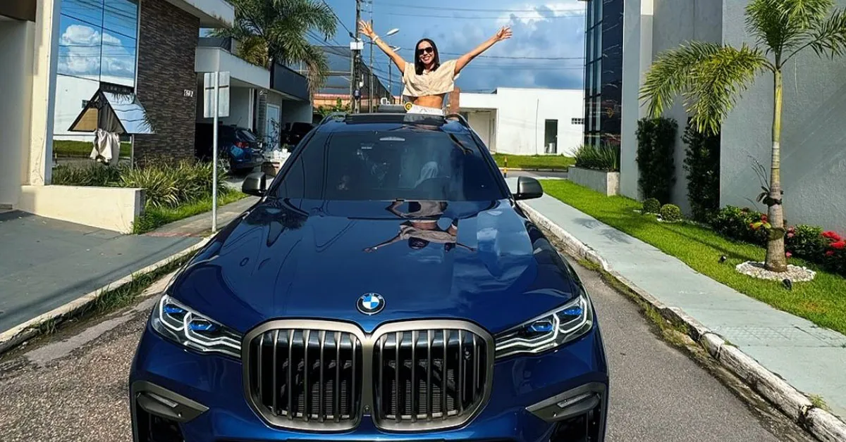 A postagem rapidamente repercutiu entre os fãs, que fizeram questão de parabenizar a cantora pela conquista.