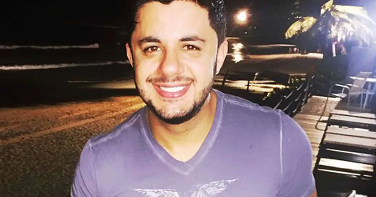 Semelhança entre o adolescente e o cantor emociona fãs nas redes