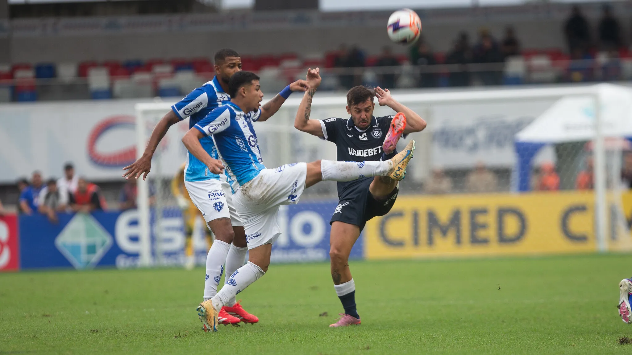 Ao longo de mais de um século, as equipes já se enfrentaram 781 vezes, com 1.975 gols marcados.