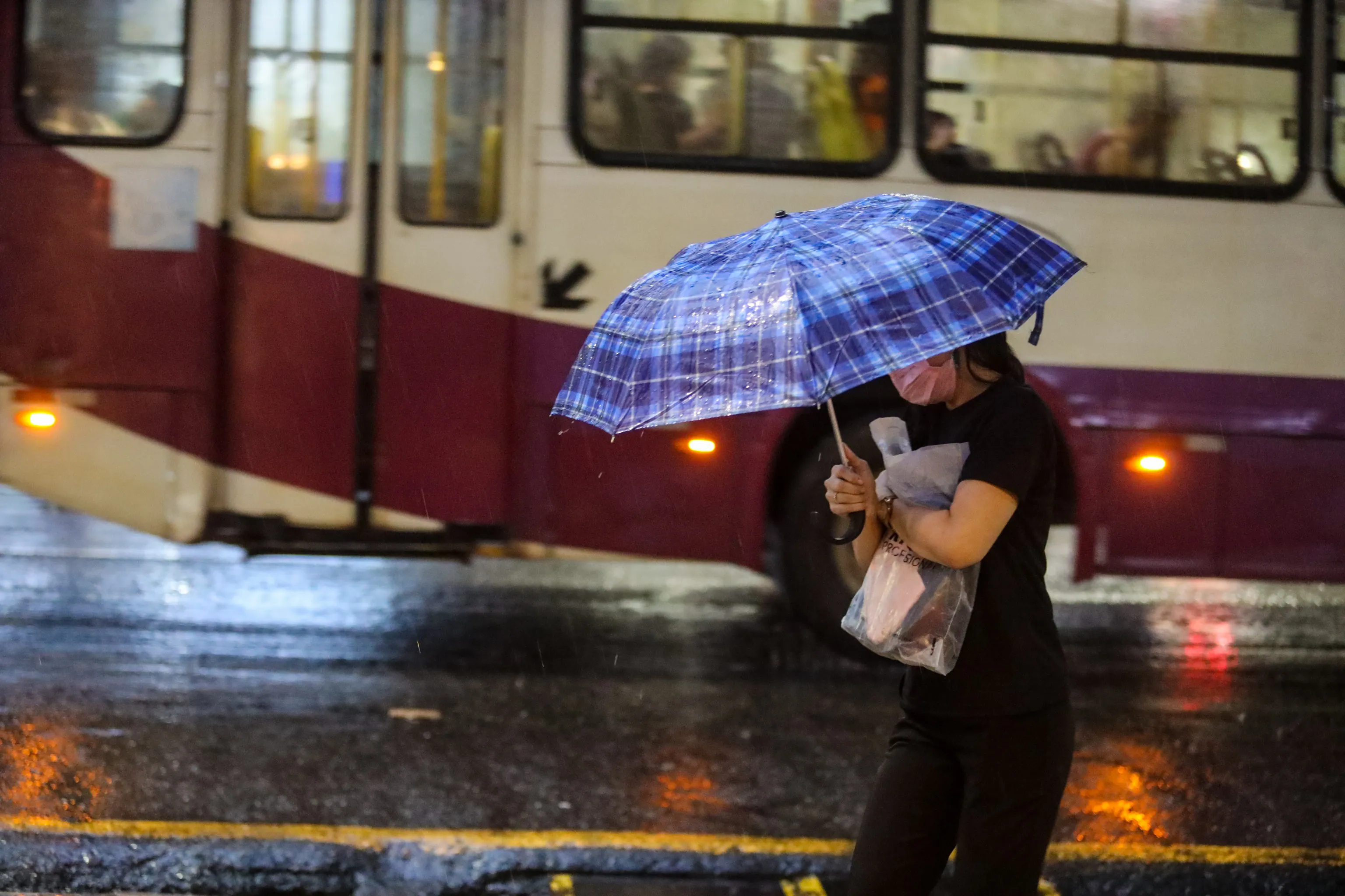 Moradores devem ficar atentos com chuvas mais fortes durante o dia.