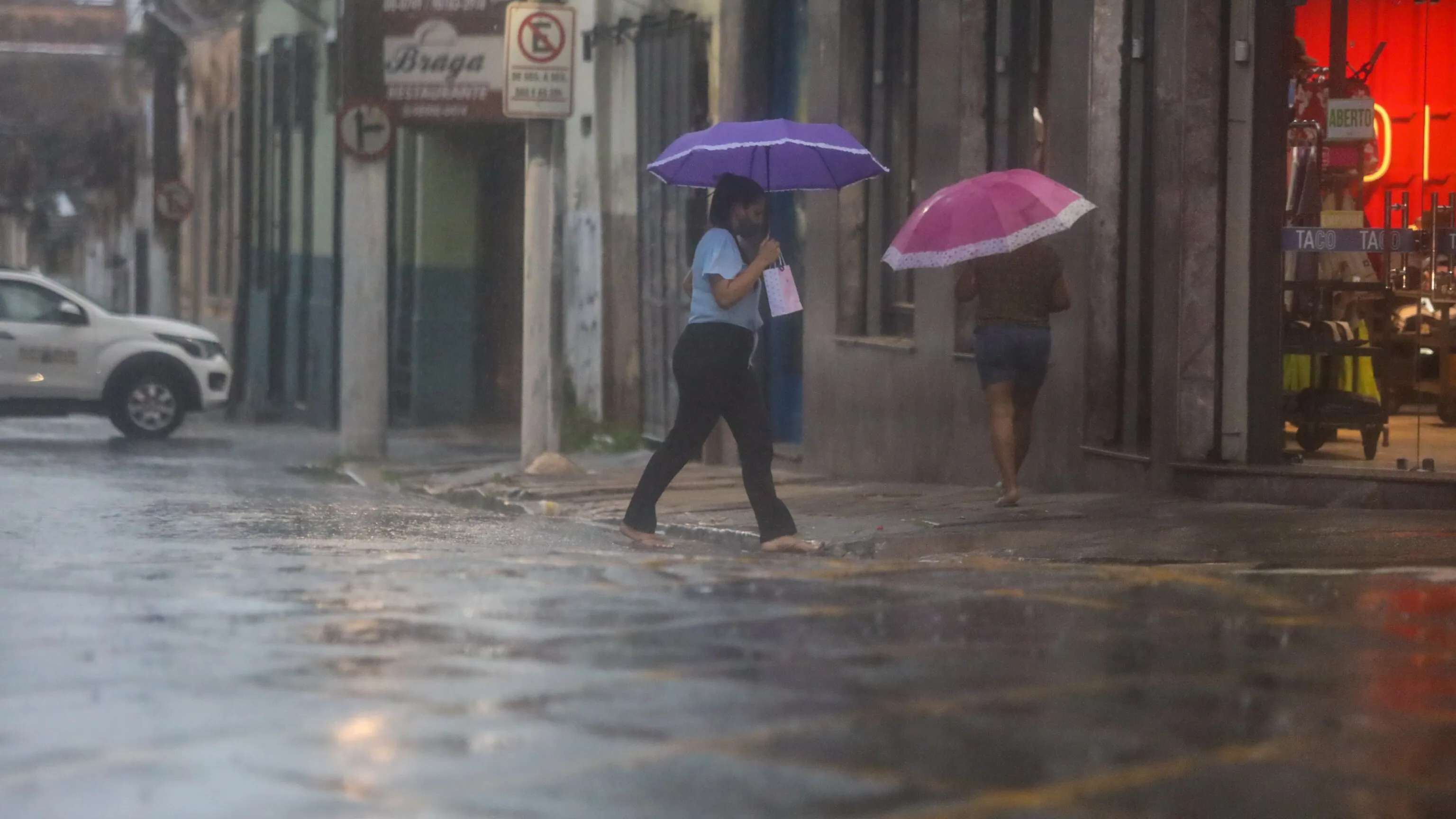 Belém segue com tempo chuvoso e carregado, com pancadas e trovoadas