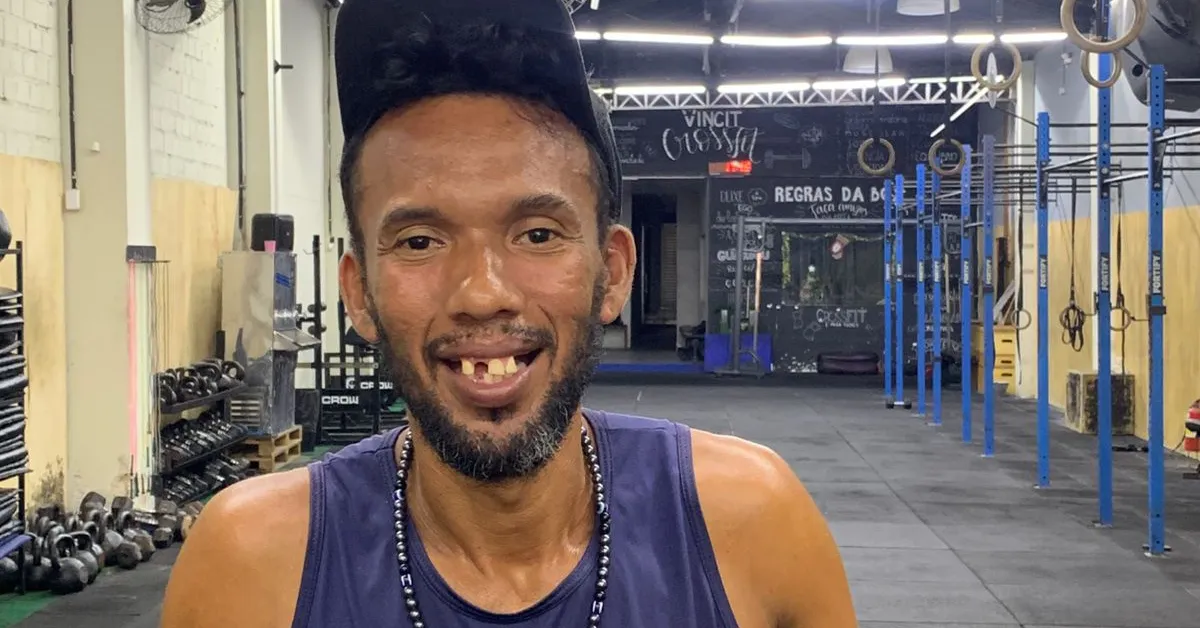 Campanha solidária busca recursos para custear próteses dentárias de Eduardo Barbosa, auxiliar de limpeza de um centro esportivo de Belém
