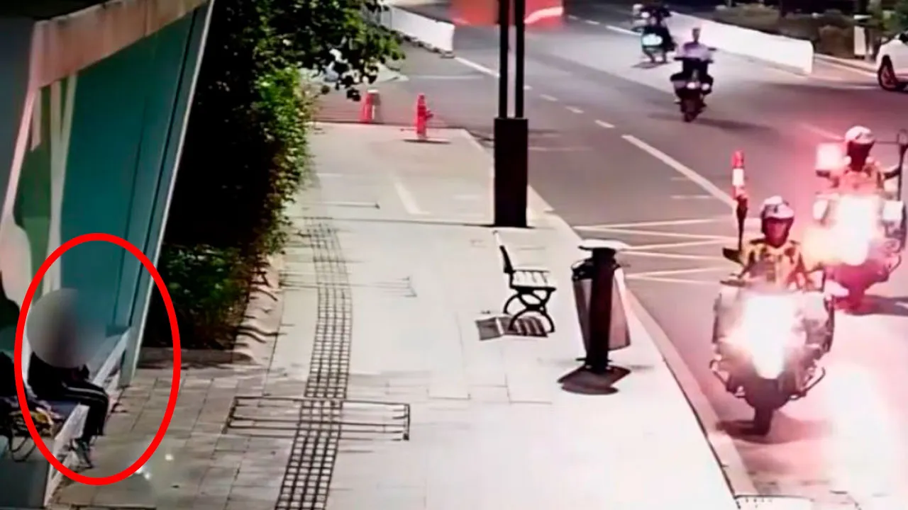 Criança ficou esperando por um longo período no ponto de ônibus, e ao anoitecer, ligou para a Polícia