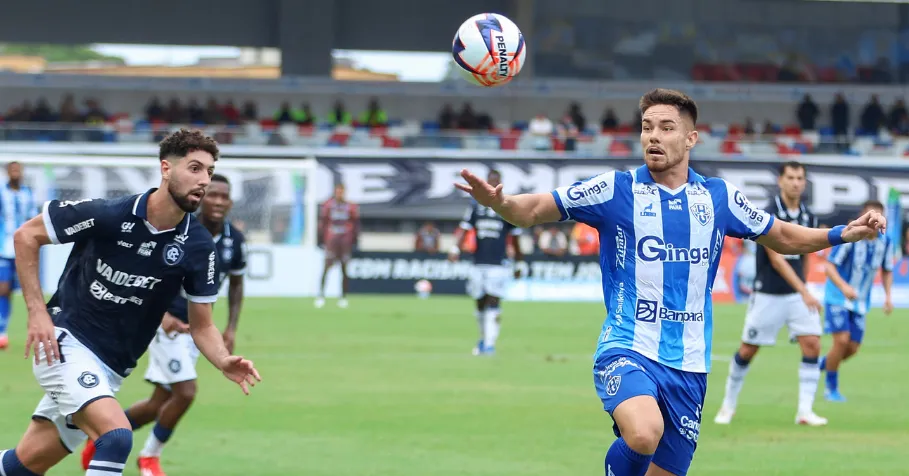 No primeiro jogo da decisão deu Papão. Caio Mello marcou o primeiro gol do Lobo