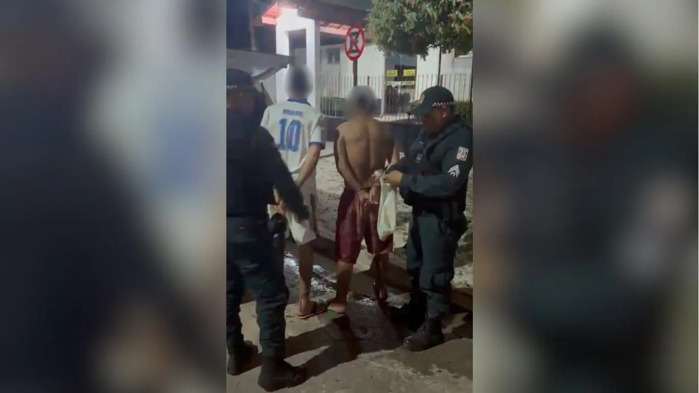 Abordagem ocorreu no bairro Santa Catarina após os suspeitos tentarem fugir da guarnição pelos fundos de uma residência.