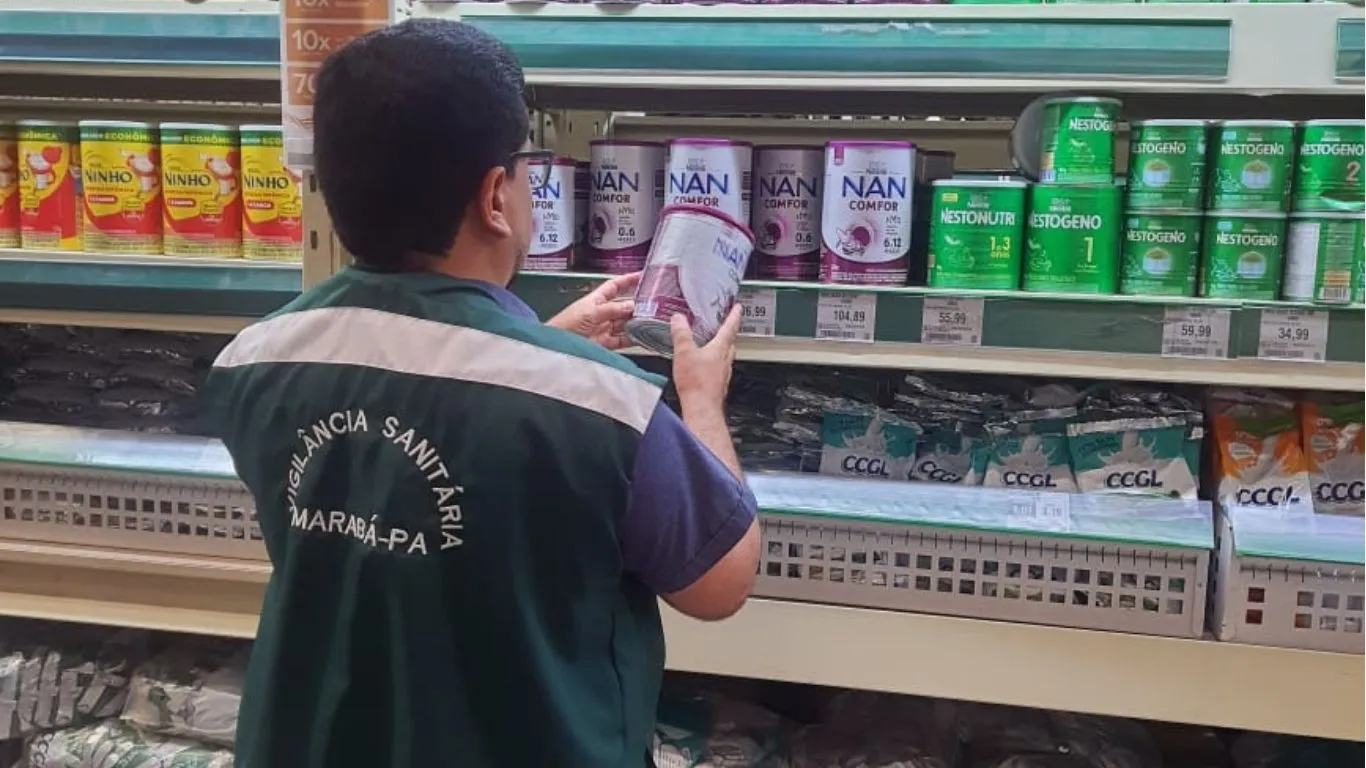 A Divisão de Vigilância Sanitária (Divisa) de Marabá intensificou, nesta semana, as ações de fiscalização e orientação em supermercados, farmácias e drogarias de todo o município.