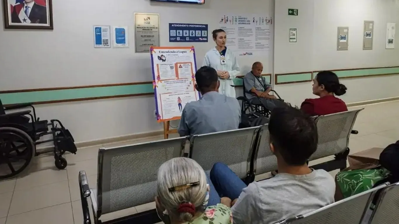 A abordagem foi bem recebida por quem aguardava atendimento.