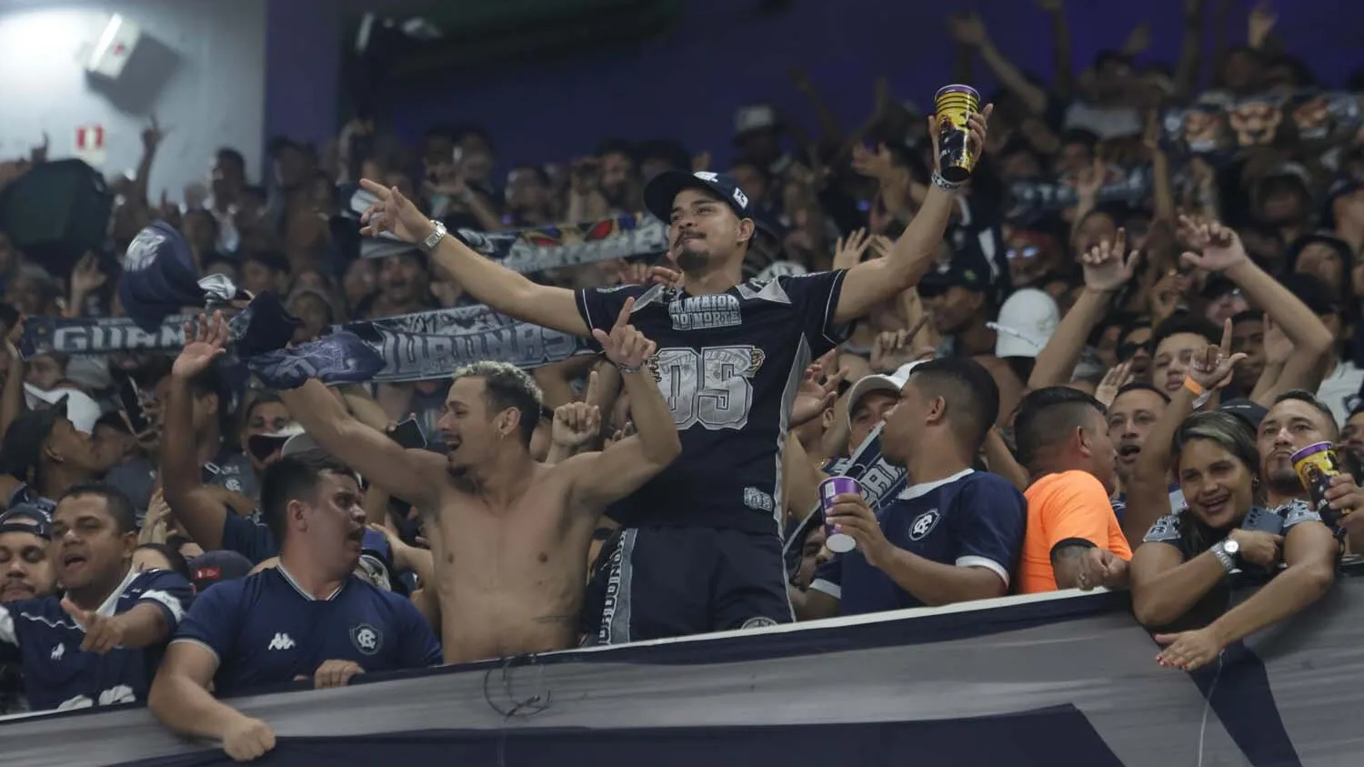 Fenômeno Azul fez uma linda festa no 1° jogo do Remo em casa na Série A.