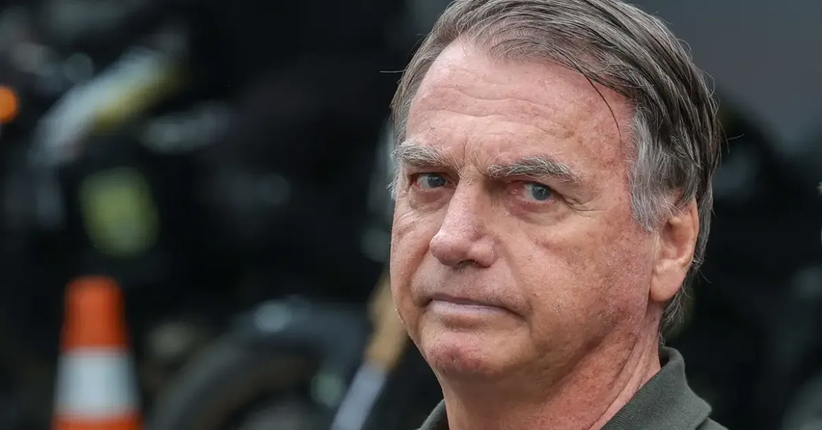 Bolsonaro foi ao centro cirúrgico nesta segunda-feira (28).