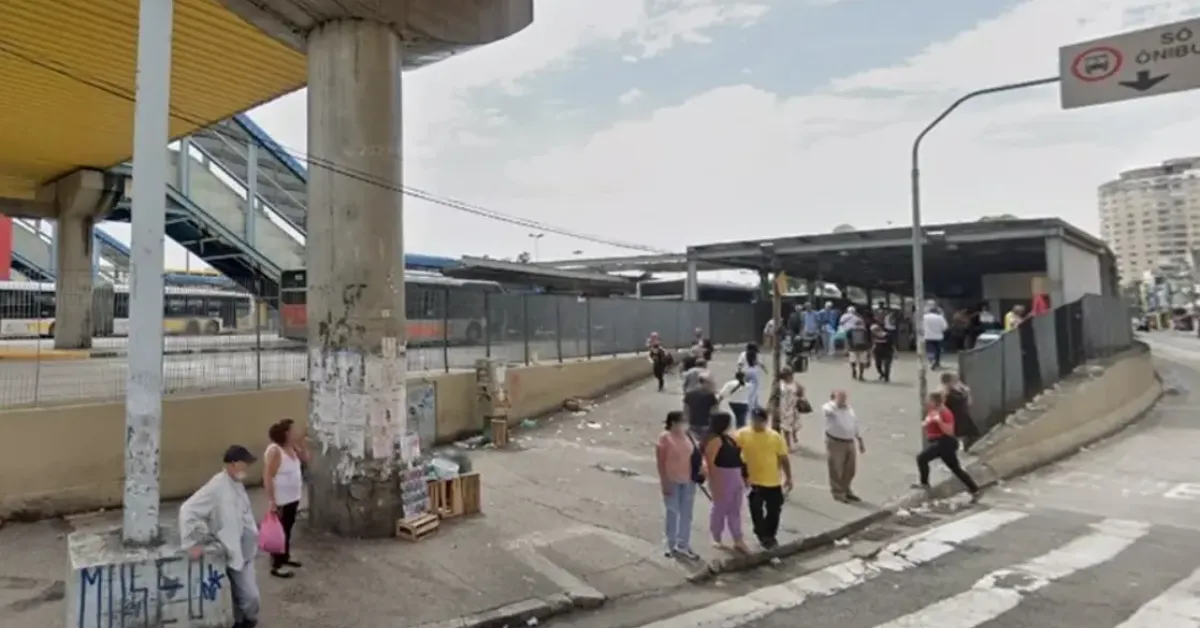 Everton Gileade Claudino foi preso em flagrante após agredir pedinte no Terminal Parque Dom Pedro, em São Paulo.