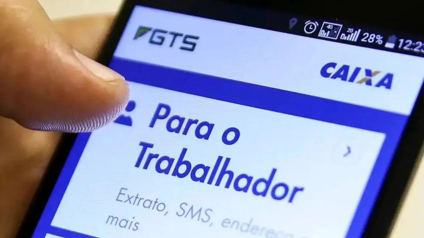 Segundo o Ministério do Trabalho e Emprego, a medida deve injetar R$ 7,8 bilhões na economia nacional.