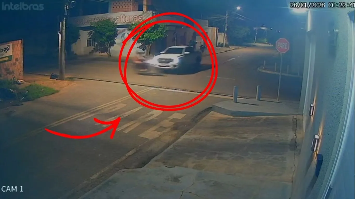 O acidente, ocorrido no cruzamento da Avenida 2.000 com a Rua Fortaleza, no bairro Belo Horizonte