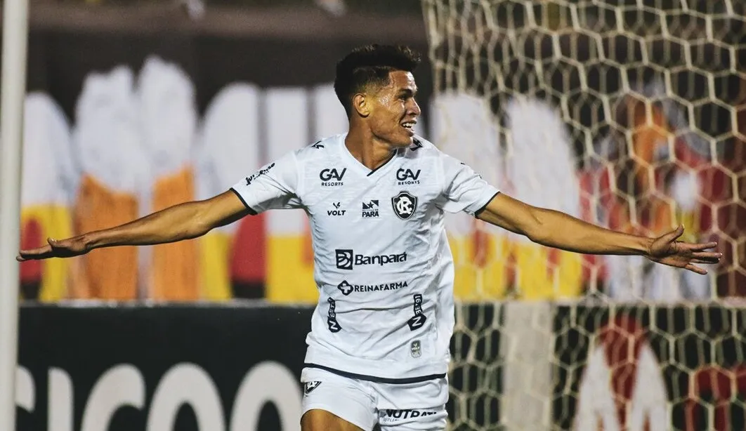 Lucas Tocantins marcou um dos gols do Remo sobre o Vitória, no Barradão, em 2021.