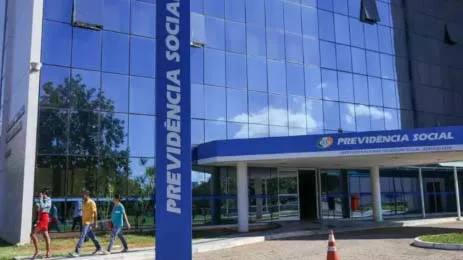 Agências voltaram a atender o público