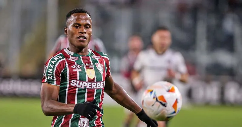 Jhon Arias deve ser justamente contra o Fluminense, time que jogou em 2023 e 2024.
