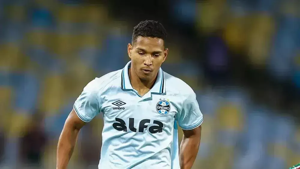 Clube do Remo acelera contratações e se aproxima de acordo com lateral João Lucas para 2026