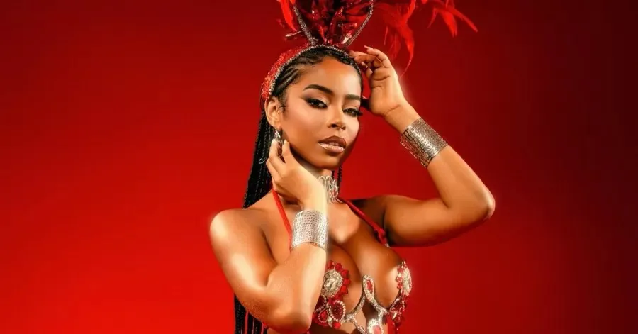 Whindersson Nunes comenta em foto de Lorena Maria, ex de MC Daniel, gerando polêmica sobre sua sexualidade.