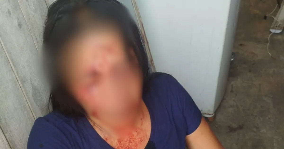 Segundo a corporação, diligências foram iniciadas para identificar e prender o homem apontado como autor da agressão.