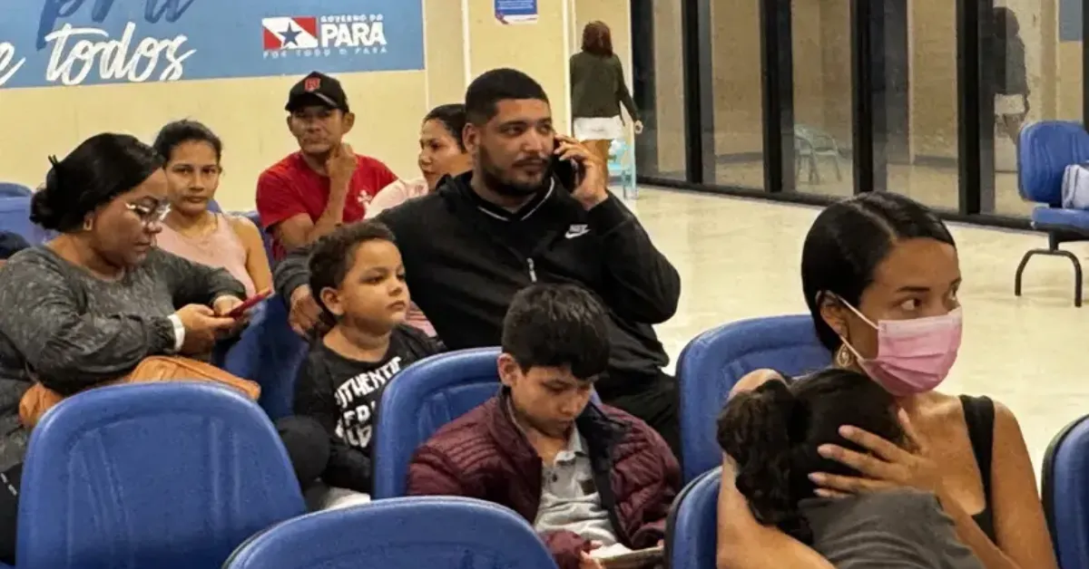 A orientação é que, em situações de febre, os responsáveis observem a evolução por até 48 horas antes de buscar o pronto-socorro