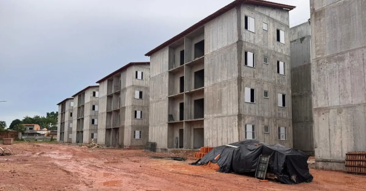 Localizado no bairro do Tapanã, o empreendimento alcançou mais de 50% de execução física, conforme dados do cronograma