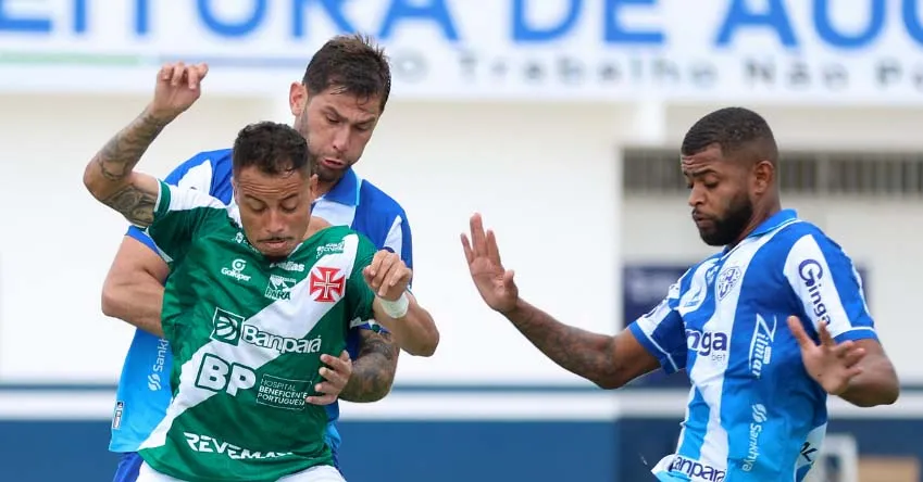 Pênalti foi marcado aos 45 do segundo tempo