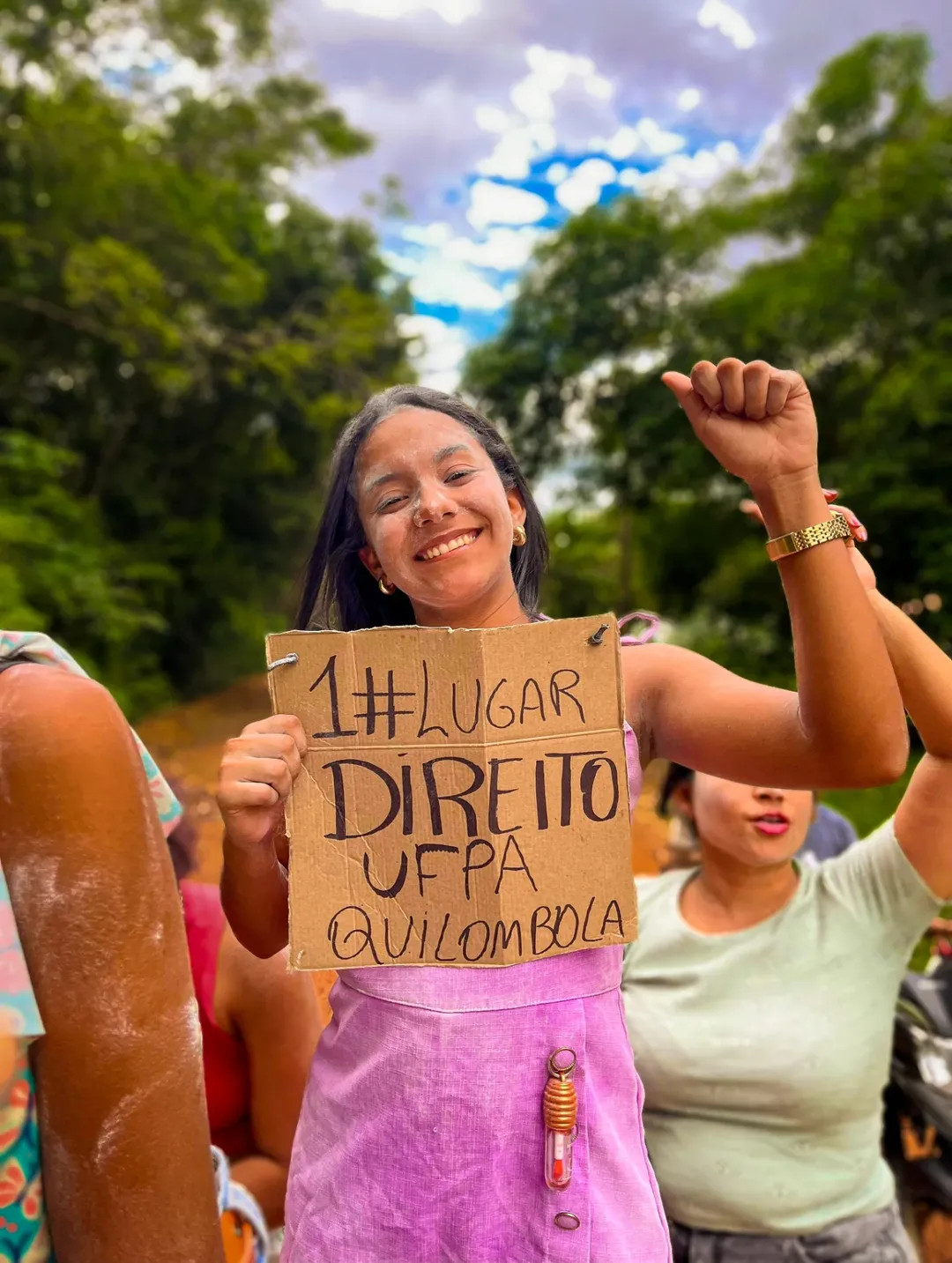 A caloura Olivia Natalina recebeu ameaças e ofensas racistas após vídeo de aprovação viralizar.