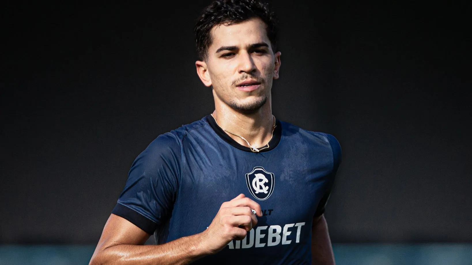 Vitor Bueno, novo reforço do Remo, ansioso para estrear na Série A após passagem pelo Japão