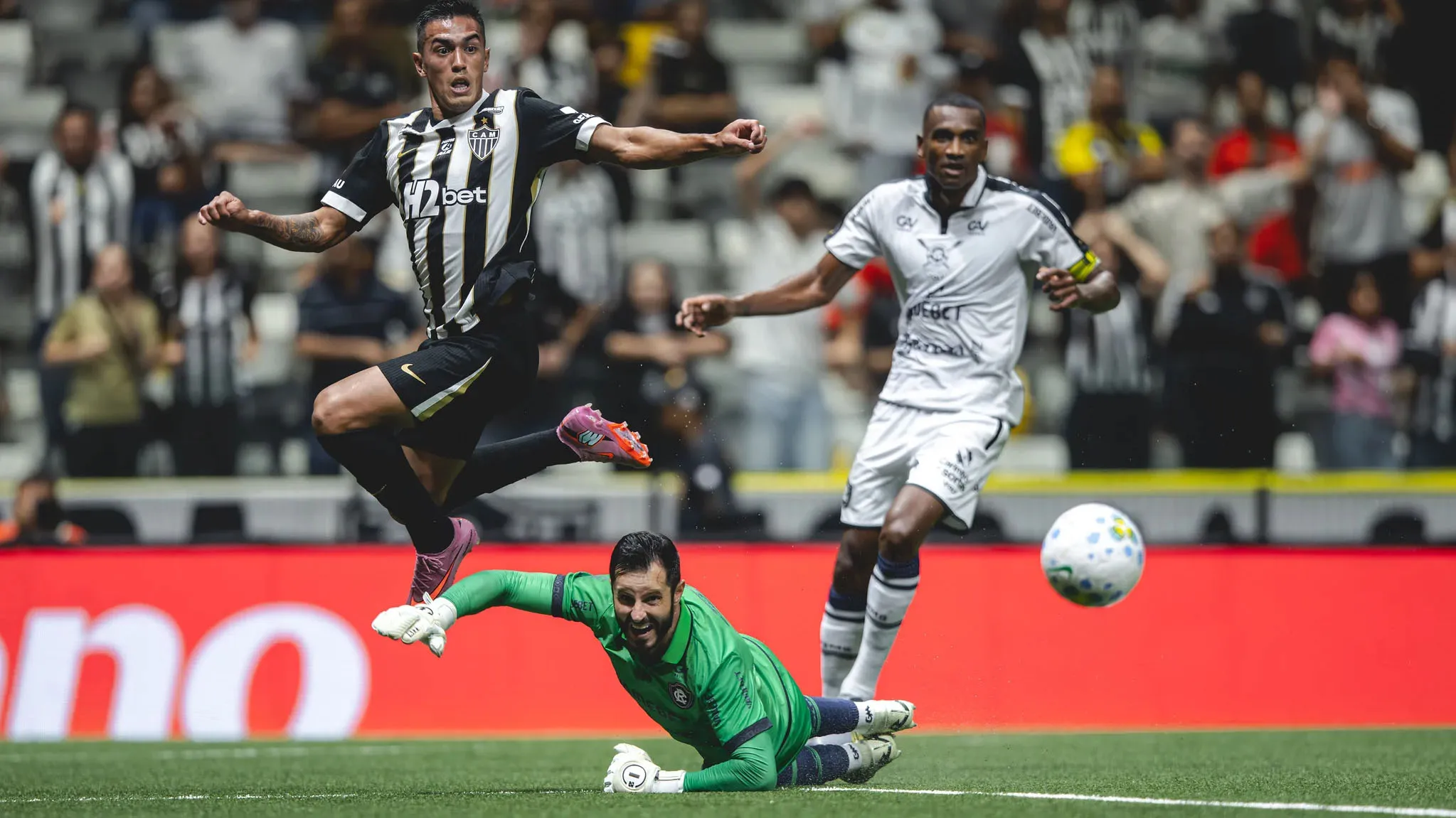 Galo e Leão realizaram grande partida terminada em empate na Arena MRV