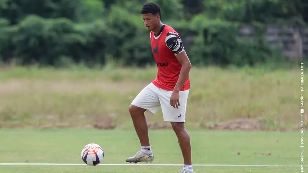 Jovem zagueiro Iarley busca honrar legado do ídolo do Paysandu em nova temporada