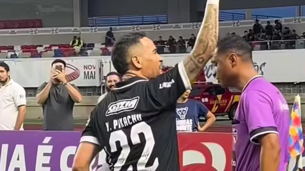 Yago Pikachu canta com torcida do Remo em clássico Re-Pa e gera polêmica