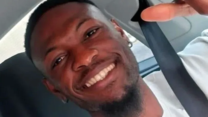 Clube do Remo se prepara para oficializar a contratação do zagueiro camaronês Duplexe Tchamba