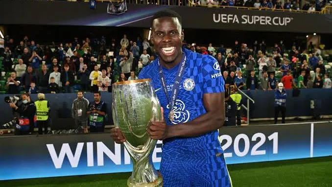 Clube do Remo busca reforços europeus com negociações por Kurt Zouma (imagem) e Jesse Lingard