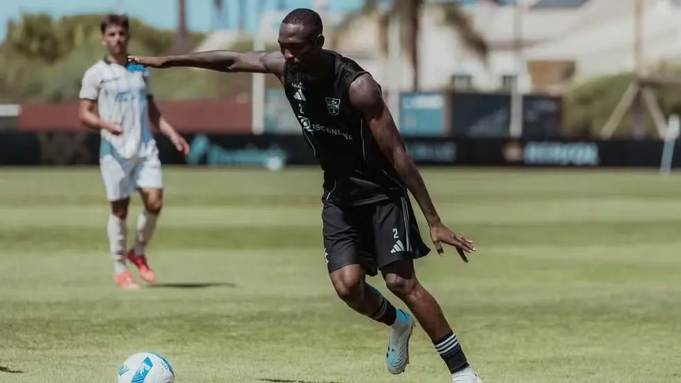 Clube do Remo se prepara para anunciar a contratação do zagueiro camaronês Duplexe Tchamba