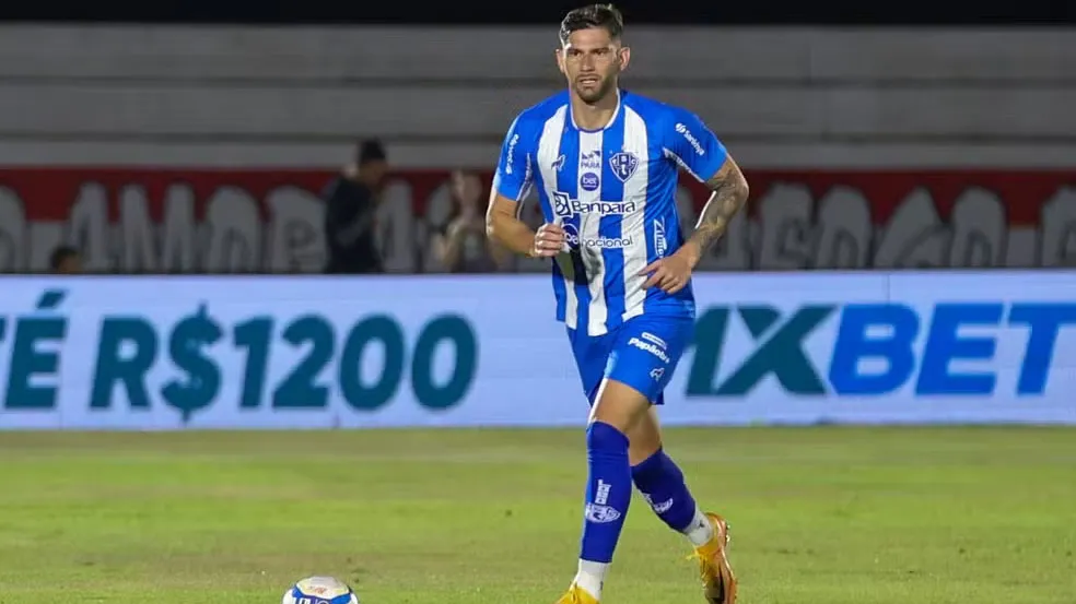 O zagueiro Yeferson Quintana irá deixar o Paysandu rumo ao futebol asiático