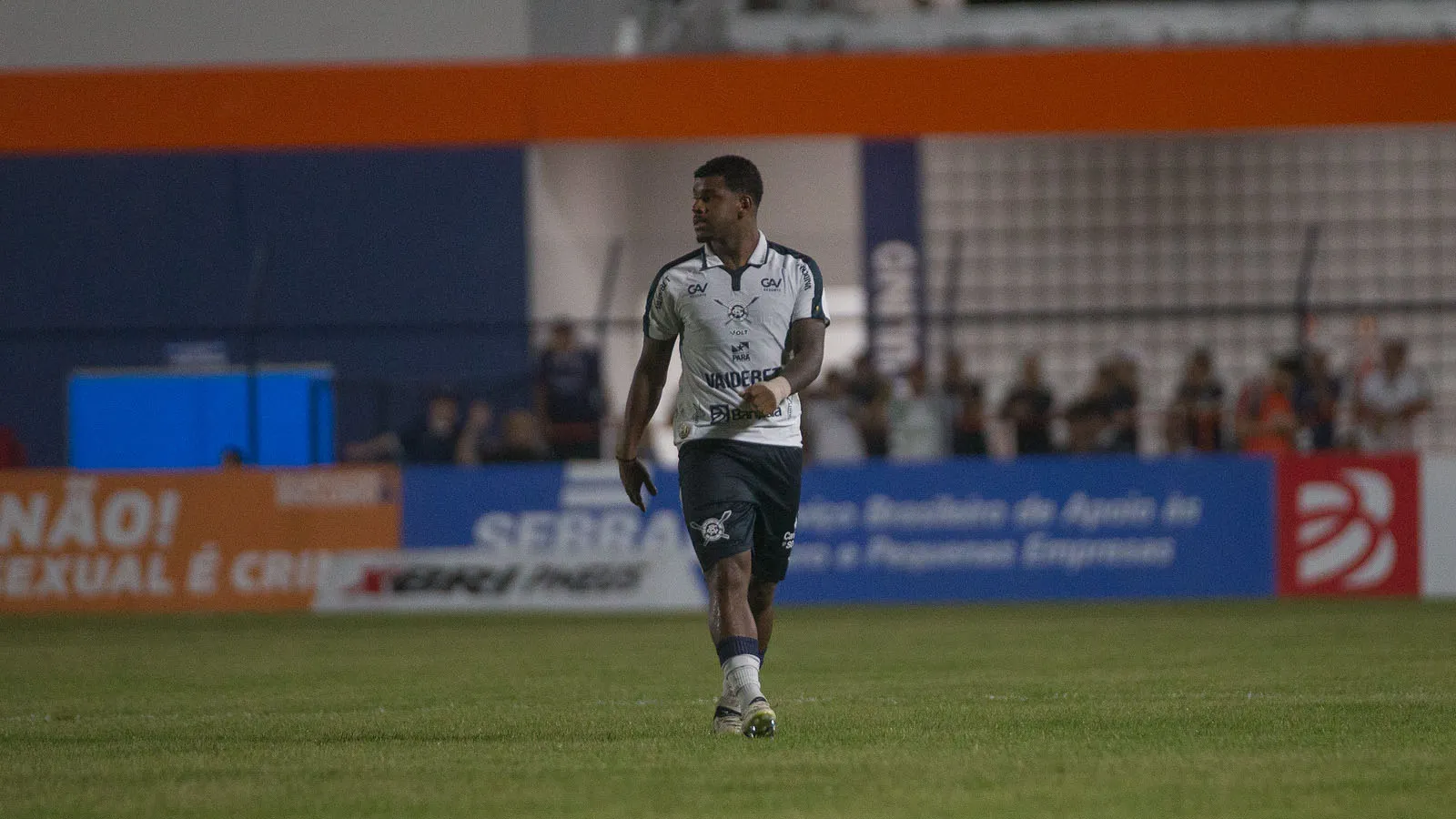 Departamento médico estima que Jaderson pode ficar entre uma a três semanas fora dos gramados