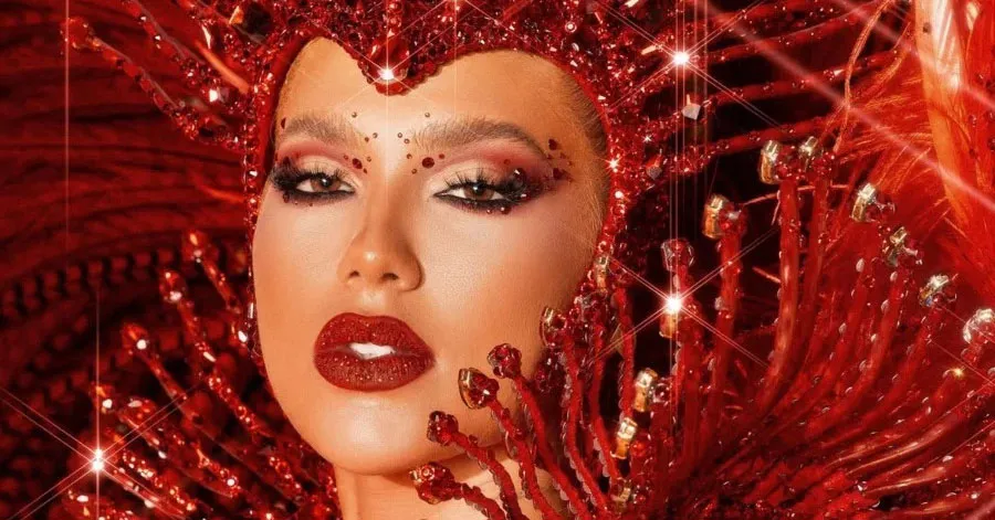 Após o susto, Virginia continuou na avenida, mas de forma mais cautelosa