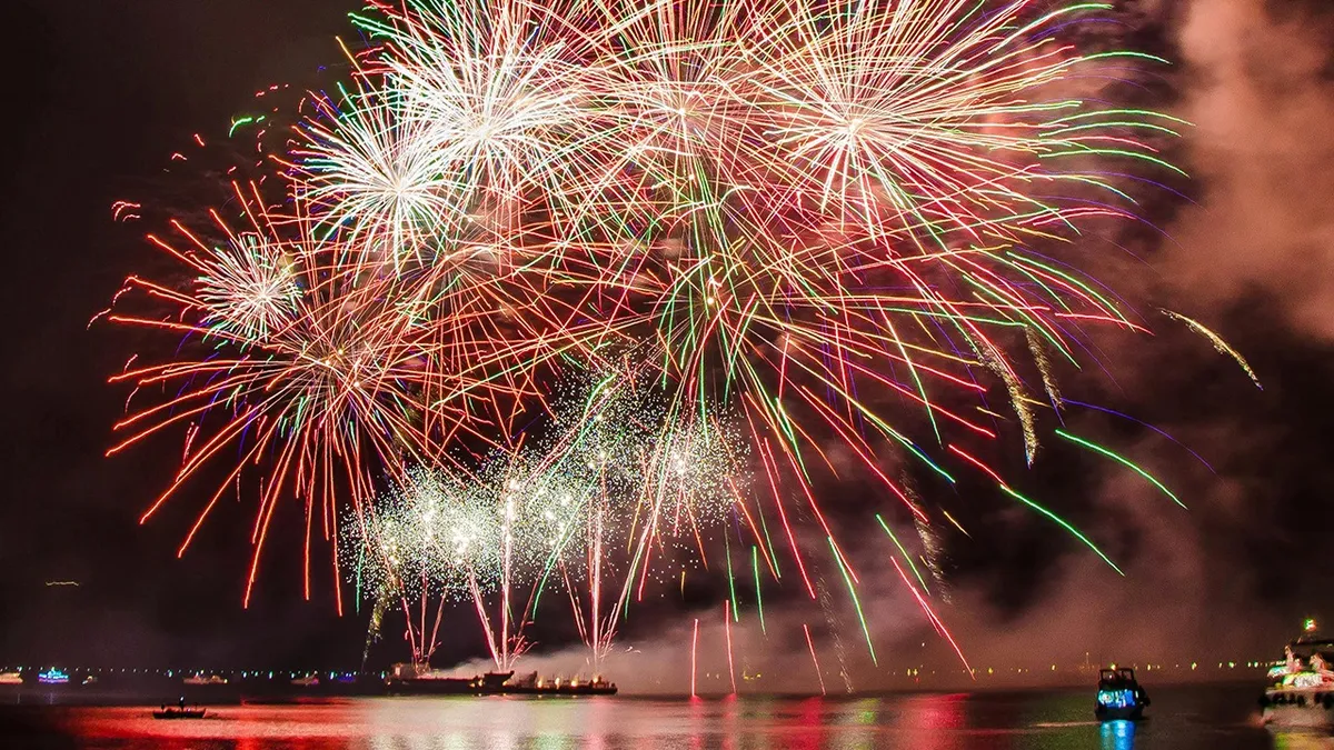 São esperadas cerca de 50 mil pessoas na atração que contará com fogos e shows pirotécnicos para celebrar a virada do ano.