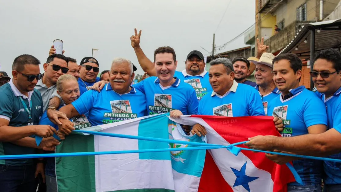 O ministro das Cidades, Jader Filho, participou da inauguração da nova passarela em concreto na Vila Pinto, no bairro da Matinha, em Limoeiro do Ajuru.