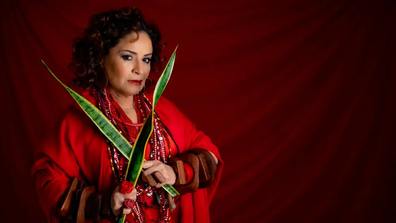 Os ingressos já estão à venda no site Ticket Fácil e na bilheteria do teatro