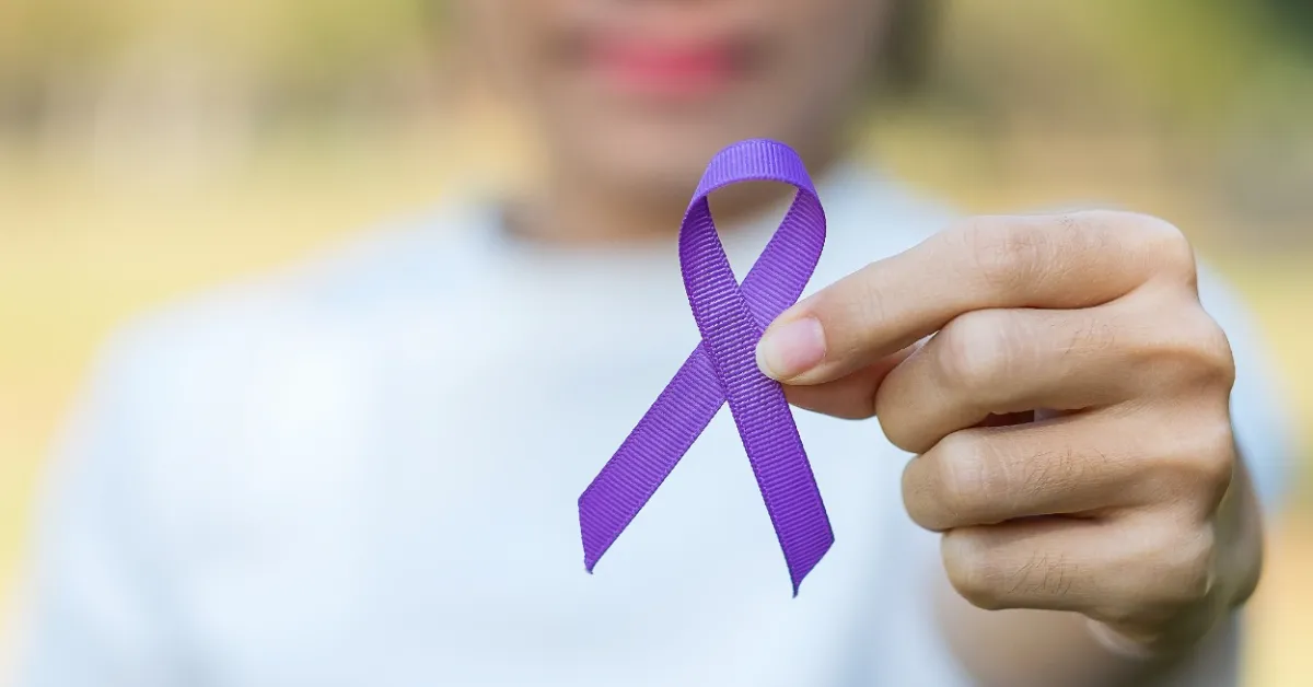 Fevereiro Roxo reforça a conscientização sobre lúpus, fibromialgia e Alzheimer e a importância do diagnóstico precoce e dos direitos dos pacientes