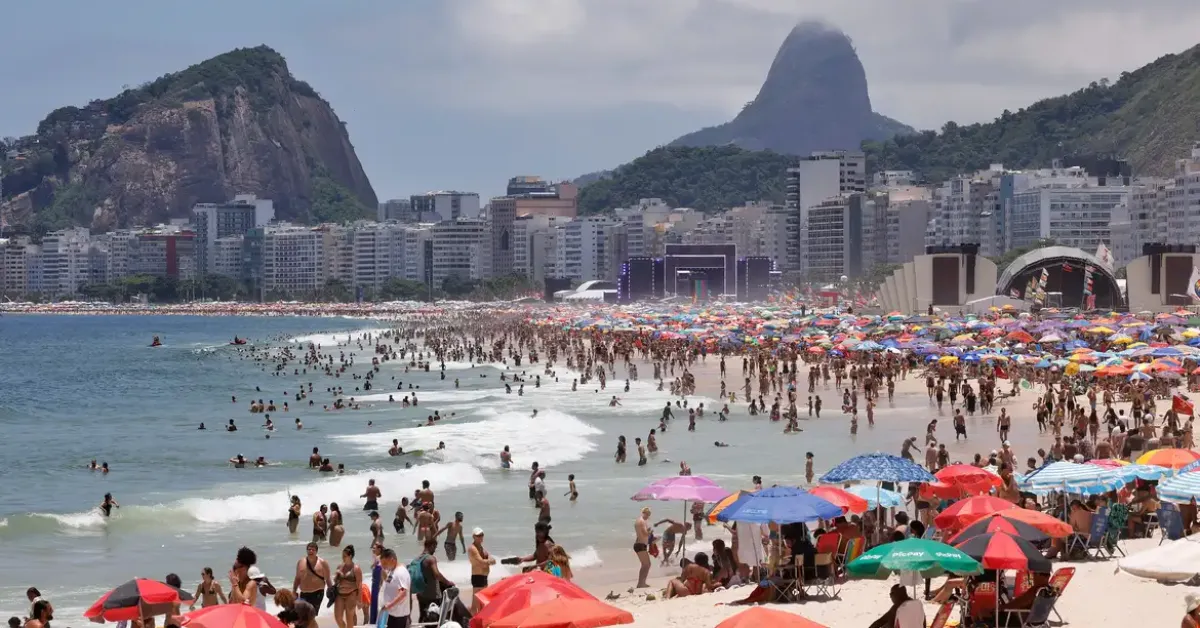 Corpo de Bombeiros do Rio de Janeiro intensifica alerta e destaca que prevenção é essencial para evitar afogamentos.