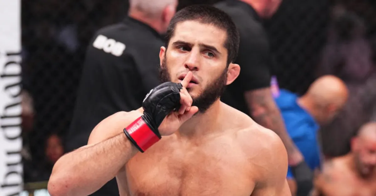 Makachev acusa Topuria de desistência e esquenta bastidores às vésperas do UFC Freedom 250 na Casa Branca.