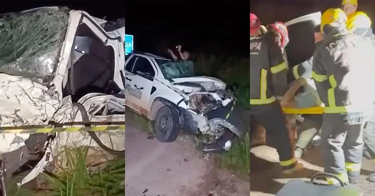 Os carros ficaram destruídos após a colisão