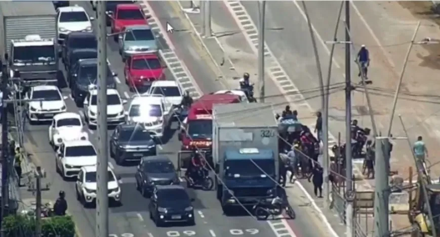 Acidente ocorreu no início da tarde desta quinta-feira