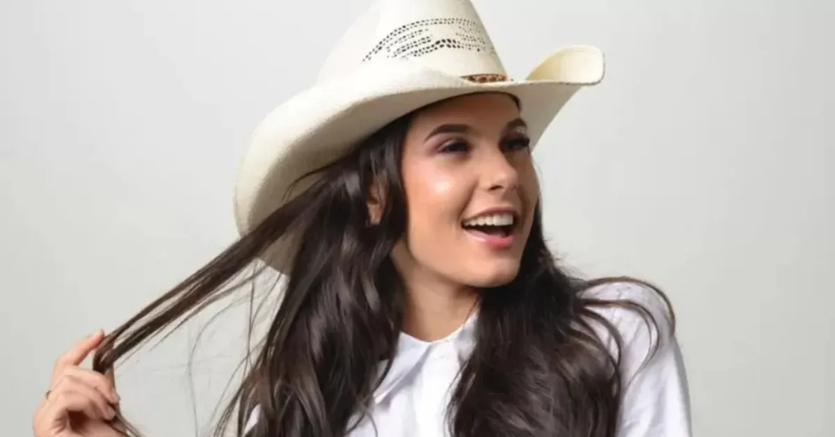 Ana Castela precisou adiar o show em São Sebastião por orientação médica, mas tranquilizou os fãs nas redes sociais e confirmou nova apresentação para este domingo (11).