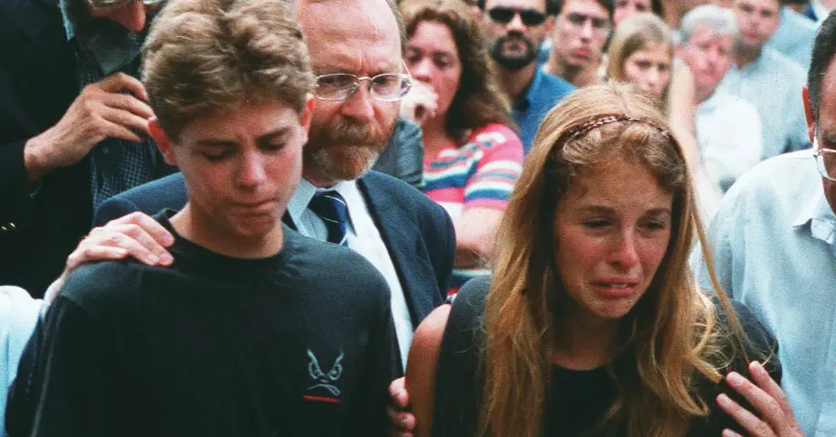 Em uma produção da Netflix sobre a ex-detenta, ela cita o irmão em diversas ocasiões durante o depoimento.