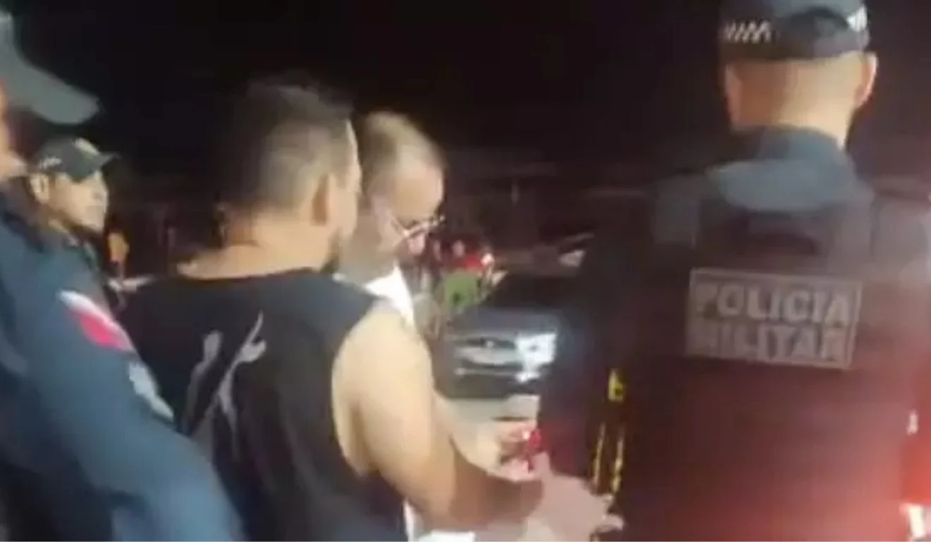 Desentendimento no trânsito em Salinópolis termina em tragédia com um homem morto a tiros. Autoridades alertam sobre a escalada da violência nas vias públicas.